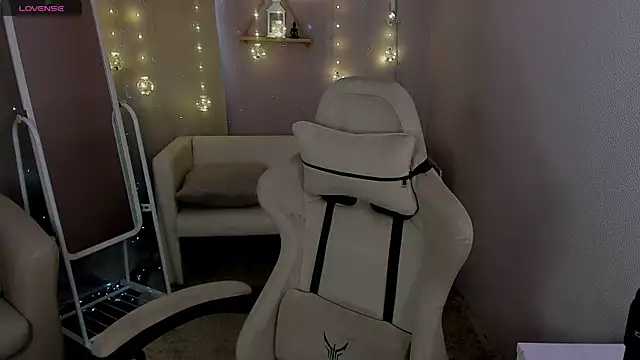 Snapshot of Hanako_Rey chatting on February 25, 2026, 1:10 pm Hanako Rey online show from February 25, 2026, 1:10 pm