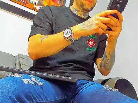 Supreme Alpha online show from November 6, 2025, 12:33 am