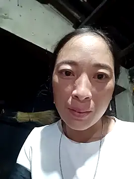 Snapshot of oanh-oanhbay chatting on November 5, 2025, 11:10 am oanh-oanhbay online show from November 5, 2025, 11:10 am