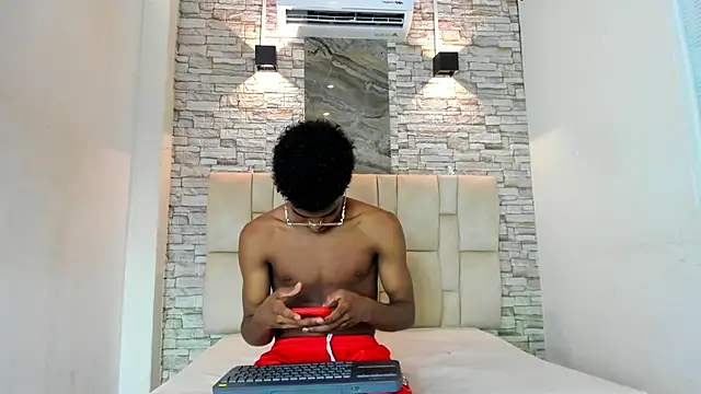 XAVI LEE online show from November 28, 2025, 7:49 pm