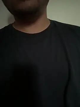 Snapshot of Qwert9012 chatting on November 4, 2025, 11:20 am Qwert9012 online show from November 4, 2025, 11:20 am