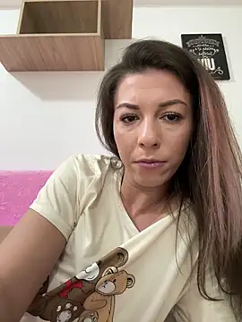 EdaQueen online show from April 3, 2026, 7:23 pm