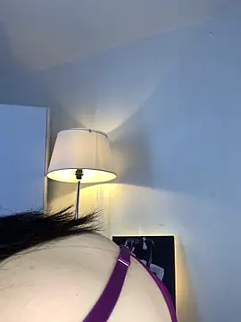 violettabond online show from May 27, 2026, 12:46 pm