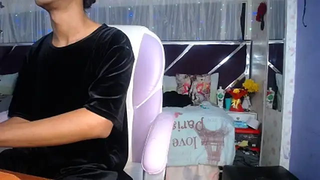 Snapshot of Santy_bigcock_01 chatting on May 20, 2026, 12:00 pm Santy bigcock 01 online show from May 20, 2026, 12:00 pm