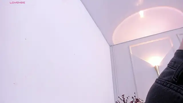 annie  20 online show from February 5, 2026, 12:10 pm