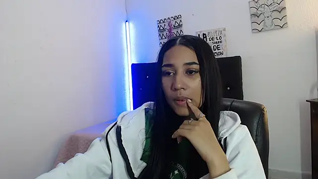 lyam ebony  online show from February 14, 2026, 8:16 pm