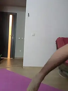 lucky swimmer online show from November 28, 2025, 3:14 pm