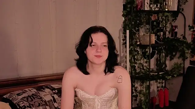 LatinaHuguenin online show from January 12, 2026, 7:08 pm