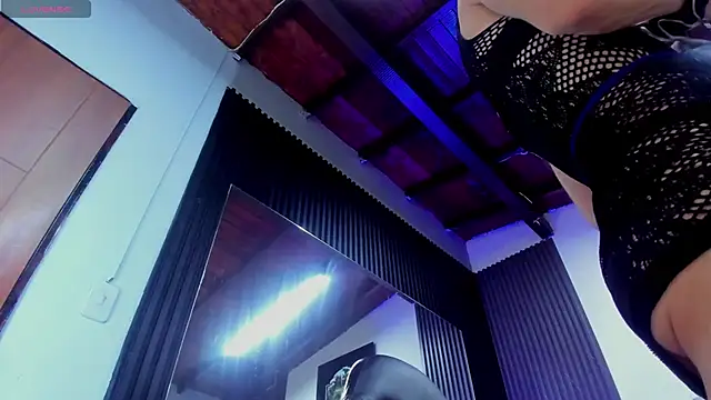 Caitlyn-Joness  online show from March 31, 2026, 7:58 pm