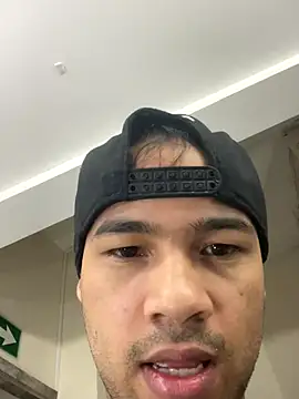 Snapshot of Eithan_Walt chatting on November 10, 2025, 12:31 am Eithan Walt online show from November 10, 2025, 12:31 am