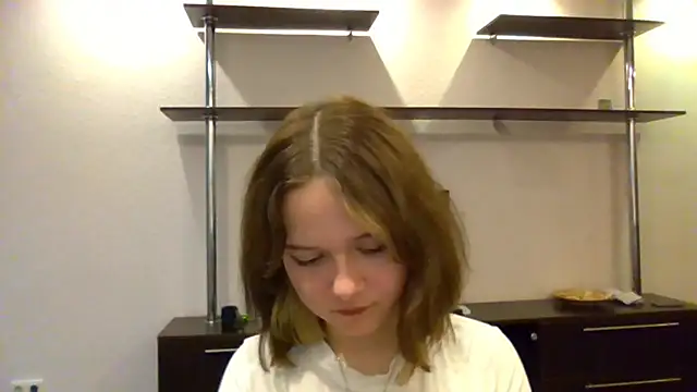 AlissaGerardo online show from November 7, 2025, 12:05 pm