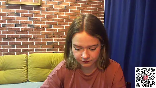 AlissaGerardo online show from November 28, 2025, 2:09 pm