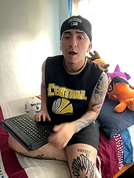 Snapshot of Nesukke chatting on November 5, 2025, 4:40 pm Nesukke online show from November 5, 2025, 4:40 pm