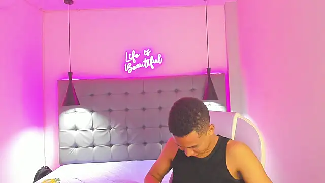 Snapshot of Liams18 chatting on November 22, 2025, 1:26 am Liams18 online show from November 22, 2025, 1:26 am