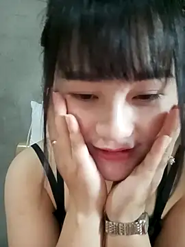 Snapshot of Anngela_18 chatting on November 14, 2025, 1:37 am Anngela 18 online show from November 14, 2025, 1:37 am