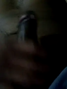 Alvaroz1992 online show from April 18, 2026, 1:20 am