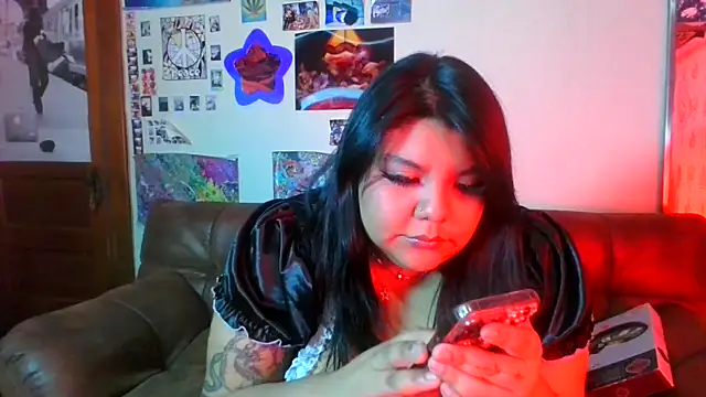 Snapshot of annoyedputa chatting on April 24, 2026, 3:20 am annoyedputa online show from April 24, 2026, 3:20 am
