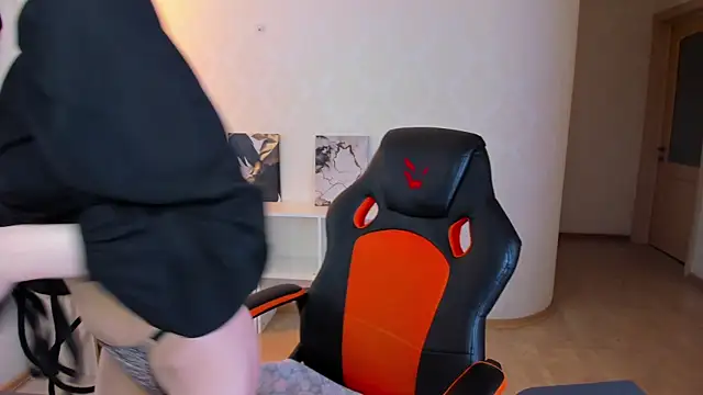 Twin kies online show from February 22, 2026, 10:19 pm