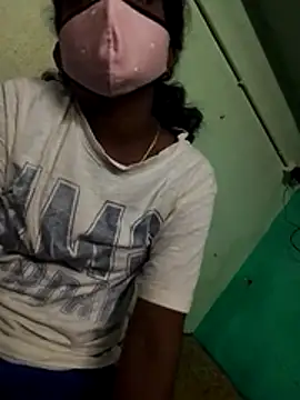 Couple1114 online show from November 17, 2025, 10:10 am