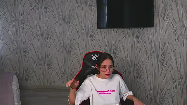 Snapshot of MargMelson chatting on December 21, 2025, 5:36 am MargMelson online show from December 21, 2025, 5:36 am