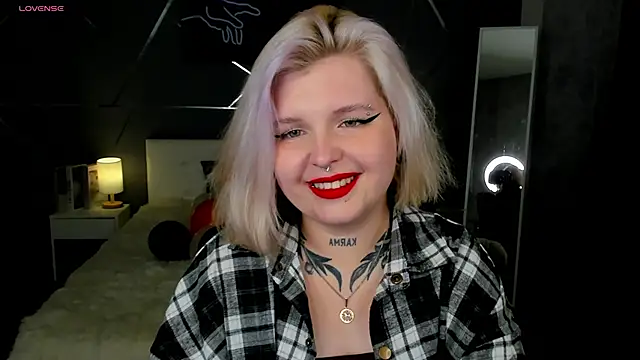 Snapshot of shadow_purr chatting on November 8, 2025, 8:03 am shadow purr online show from November 8, 2025, 8:03 am