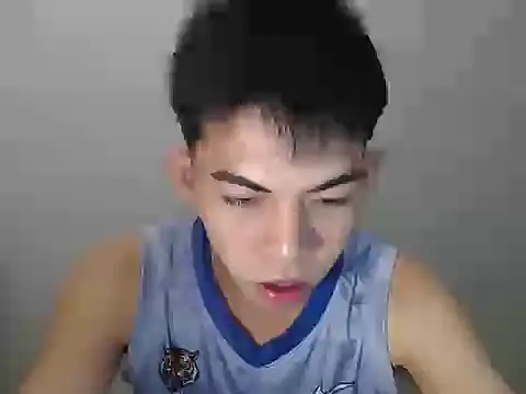 Snapshot of Urhotsilverboy chatting on June 26, 2026, 12:20 pm Urhotsilverboy online show from June 26, 2026, 12:20 pm
