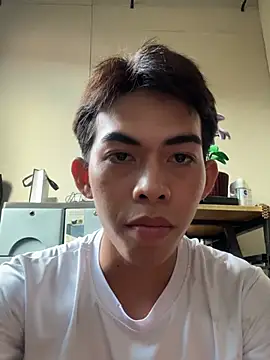 Snapshot of Urhotsilverboy chatting on July 28, 2026, 7:59 am Urhotsilverboy online show from July 28, 2026, 7:59 am