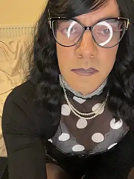 RebekaCD online show from May 5, 2026, 6:32 am