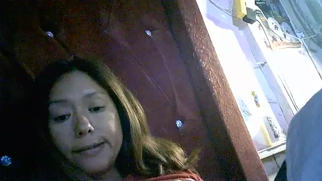 Zulreyna online show from May 10, 2026, 2:50 am