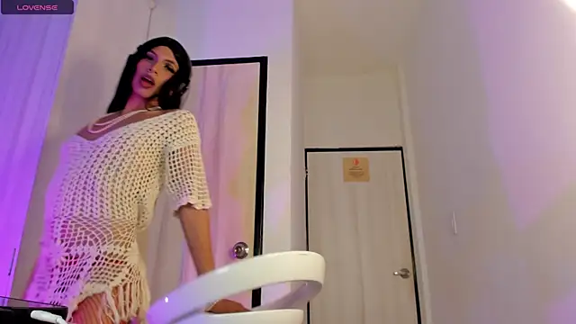 Dominique Rae online show from June 19, 2026, 6:29 am