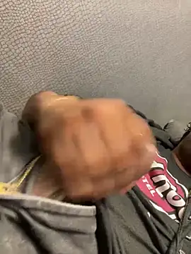 Snapshot of Alex281225 chatting on November 5, 2025, 7:36 pm Alex281225 online show from November 5, 2025, 7:36 pm