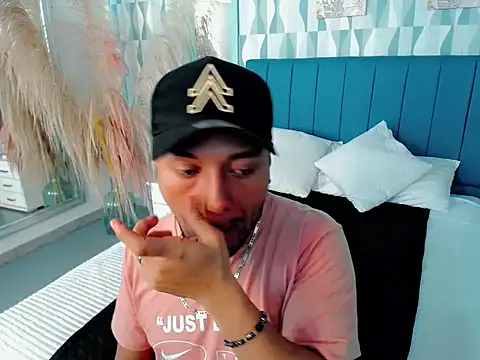 Snapshot of sebastian_cruz_ chatting on November 9, 2025, 1:48 am sebastian cruz online show from November 9, 2025, 1:48 am