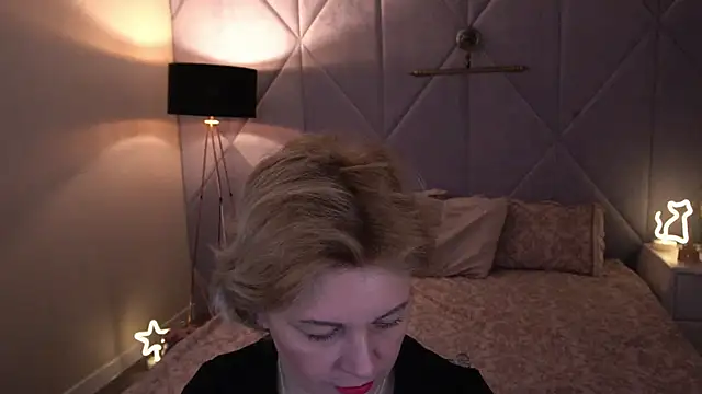 Snapshot of AmaraNights chatting on November 27, 2025, 2:19 pm AmaraNights online show from November 27, 2025, 2:19 pm