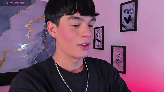 Isaac Kurtt online show from December 13, 2025, 7:53 pm