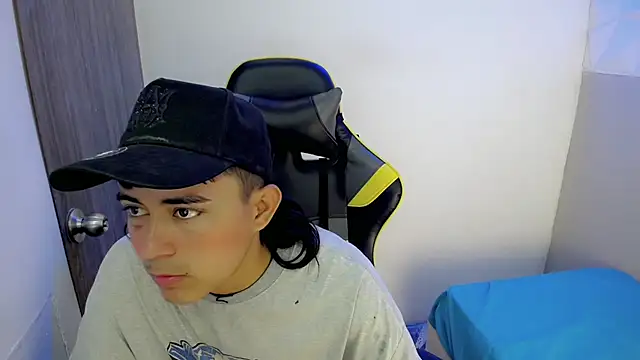 Tatann 18 online show from November 18, 2025, 8:57 pm