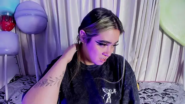 Lilith Zenith  online show from February 9, 2026, 4:16 am