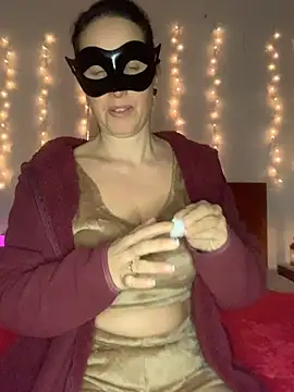 massagistahotbrunette online show from January 16, 2026, 9:52 pm