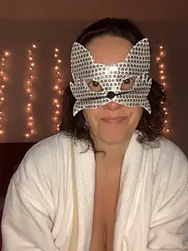 massagistahotbrunette online show from February 10, 2026, 4:55 pm