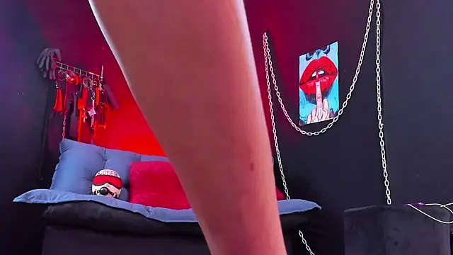 KatrinaStone online show from April 3, 2026, 7:23 pm