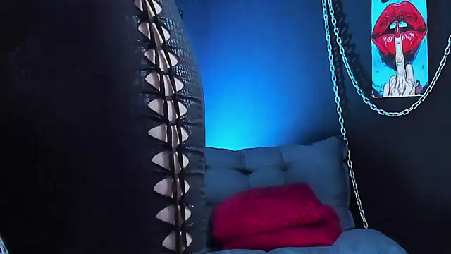 KatrinaStone online show from April 8, 2026, 9:04 pm