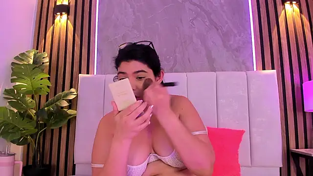 Snapshot of Carlotta_de_velour chatting on March 24, 2026, 3:11 am Carlotta de velour online show from March 24, 2026, 3:11 am