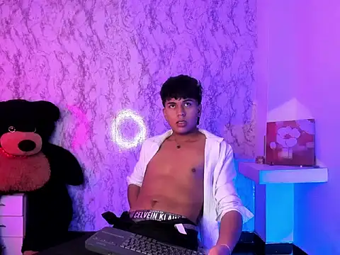 Valentino Lane online show from February 9, 2026, 6:06 am