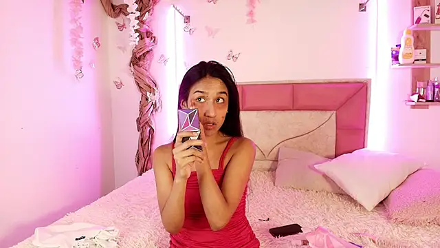 Snapshot of AdaharaBanks chatting on November 7, 2025, 5:35 pm AdaharaBanks online show from November 7, 2025, 5:35 pm