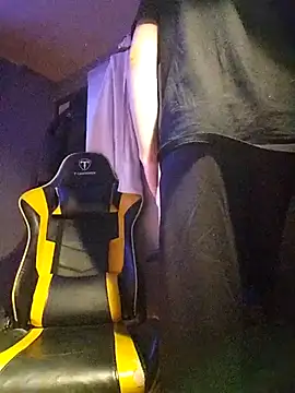 Snapshot of maneme19 chatting on November 6, 2025, 5:30 am maneme19 online show from November 6, 2025, 5:30 am