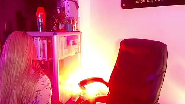 mistressparty online show from November 17, 2025, 7:14 am