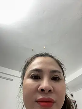 Snapshot of hellela-a chatting on November 8, 2025, 6:57 am hellela-a online show from November 8, 2025, 6:57 am