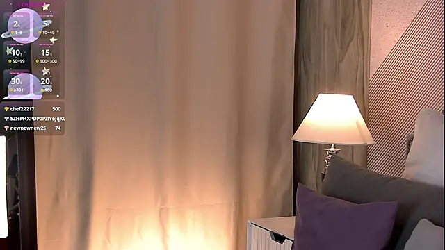 Ellllie online show from November 18, 2025, 9:14 am