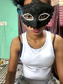 leenaboyxh online show from December 16, 2025, 10:09 am