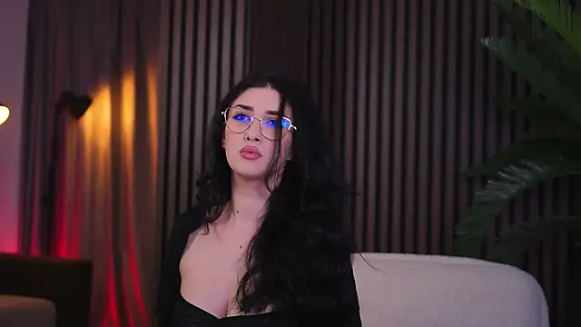 Snapshot of DaliaVeyron chatting on November 11, 2025, 11:32 am DaliaVeyron online show from November 11, 2025, 11:32 am