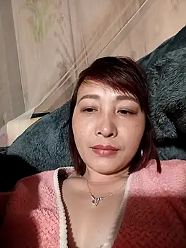 Snapshot of Missa-kute20 chatting on February 9, 2026, 2:43 pm Missa-kute20 online show from February 9, 2026, 2:43 pm